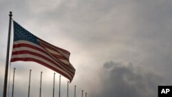 La bandera estadounidense ondea en la Embajada de Estados Unidos en La Habana. (AP/Ramón Espinosa, Archivo)