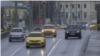 Мигрантам запретили работать таксистами в двух регионах Сибири
