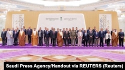 Участники переговоров о мирном урегулировании войны в Украине. Джидда, Саудовская Аравия, 6 августа 2023 года