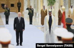 Президент РФ Владимир Путин и президент ОАЭ Мухаммед Бен Заид Аль Нахайян на встрече в Абу-Даби. 6 декабря 2023 года