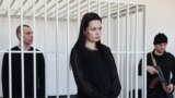 Никита Журавель и адвокат Юлия Антонова во время оглашения приговора в Грозном