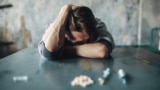 Unu din zece români a consumat, cel puțin o dată, un drog ilegal. Trei sferturi dintre cei care au folosit canabis au recurs și la ecstasy, cocaină sau amfetamine. 58% dintre cei care au apelat la tratament consumaseră marijuana.