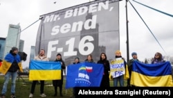 Акция украинских и польских активистов в поддержку американской военной помощи Украине