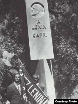 Открытие памятника Ленину на Капри, 1970.