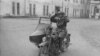 Алексей Ган на мотоцикле фото А. Родченко 1924 год