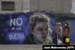 Фреска "Нет войне" художника-монументалиста Максимилиано Баньяско в Буэнос-Айресе. 5 марта 2022 года