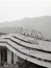 Hotel Slavija u Budvi je srušen u potresu. Danas je tu Slovenska plaža, turističko naselje izgrađeno 1984.godine.&nbsp;<br />
&nbsp;