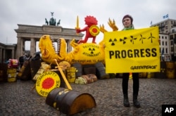 Акция экоактивистов в поддержку отказа Германии от атомной энергии. Берлин, апрель 2023 года