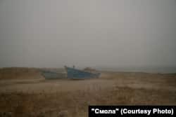 Лодки на берегу залива Помрь. Фото: Марина Сычева