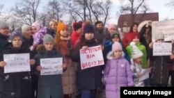 Скриншот видео с обращением к Владимиру Путину с просьбой построить школу в алтайском посёлке Нагорный.