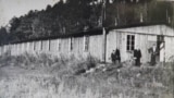 Один из бараков лагеря после окончания Второй мировой войны