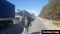 Дальнобойщик Борис Каркмазов в свою последнюю европейскую поездку потерял на границе полторы недели