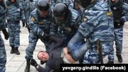 Евгений Гиндилис, задержание на оппозиционном митинге