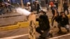 Сторонники свергнутого президента Педро Кастильо атакуют полицию у здания Национального конгресса Перу. 21 декабря 2022 года