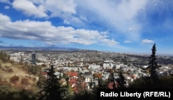 Вид на Тбилиси с горы Мтацминда