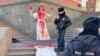 Петербург: полиция задержала участницу антивоенного перфоманса 