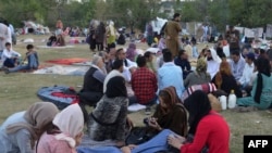 تعدادی از مهاجرین افغان به شمول خبرنگاران و اعضای نهاد های مدنی که در جریان کمتر از سه سال گذشته به پاکستان مهاجر شده و در اسلام آباد زنده گی می کنند.