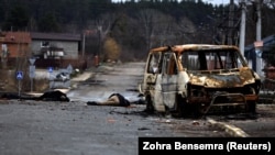 Буча, Киевская область. Тела убитых на улицах города