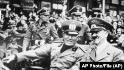 Гитлер и Муссолини. Мюнхен, Германия, 1938 г.