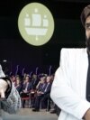 Филипп Киркоров и глава делегации "Талибана" Юнус Моманд на Экономическом форуме в Санкт-Петербурге. Коллаж
