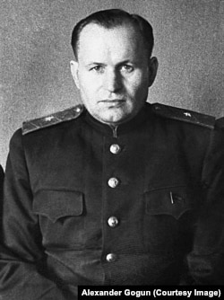 Тимофей Строкач, в 1941-1945 гг. – зам наркома внутренних дел УССР, в 1942-1944 гг. – начальник Украинского штаба партизанского движения