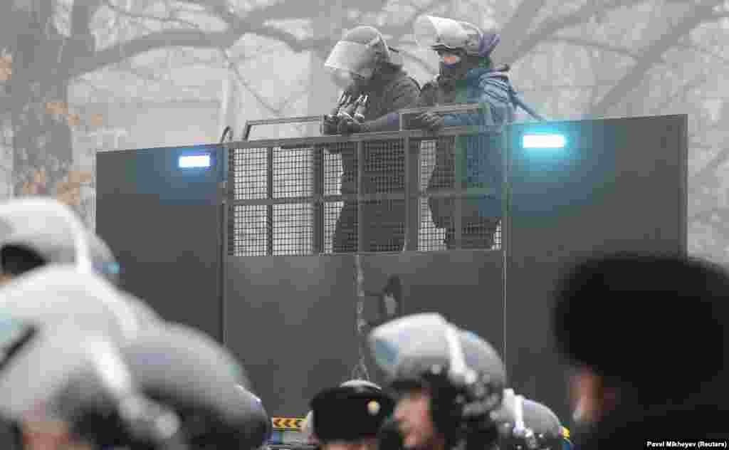 Центр города заполнен полицией и военными, Алматы, 5 января 2022