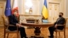Зеленский и Макрон в Киеве обсудили Минские соглашения