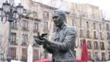 Памятник Гарсиа Лорке в Мадриде