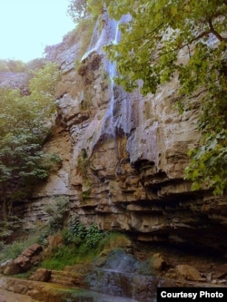 Водопад в горах Талыша в сухой сезон
