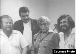 Александр Генис, Виктор Некрасов, Сергей Довлатов, Петр Вайль. Нью-Йорк, 1980 год