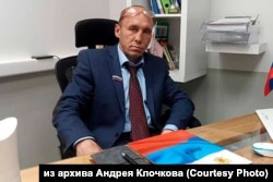Актёр Андрей Неретин в роли вымышленного чиновника Виталия Наливкина