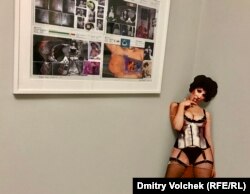 Фигура порнозвезды Энни Спринкл, по-видимому, когда-то стояла в секс-шопе