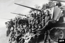 Советские танкисты на отдыхе, 1945 год
