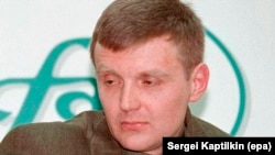Офицер ФСБ Александр Литвиненко, написавший вместе с Юрием Фельштинским книгу "ФСБ взрывает Россию", был убит в Лондоне в 2006 году