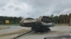 Сахалин: военные уронили на дороге танк
