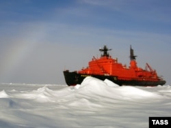 Ледокол "Россия" во льдах Арктики