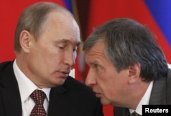 Путин и Сечин в Кремле в 2013 году