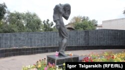 Памятник жертвам политических репрессий в Абакане