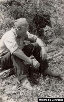 Густав Стрёмсвик на раскопках в Чичен-Ице в 1932 году