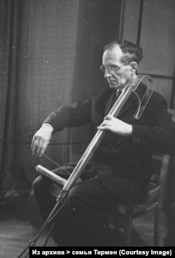 Лев Термен и термен-виолончель, 1960-е, Московская консерватория