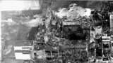 Одна із перших фотографій після вибуху 4-го реактора Чорнобильської АЕС 26 квітня 1986 року