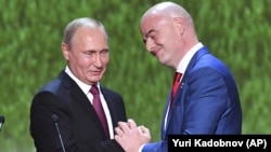 Путин и президент ФИФА Джанни Инфантино, 2018 год