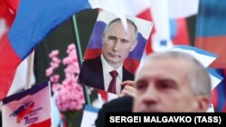 Митинг в поддержку Путина в Симферополе в годовщину аннексии Крыма