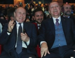 Владимир Путин и Реджеп Эрдоган на церемонии открытия газопровода "Турецкий поток". Стамбул, 8 января 2020 года