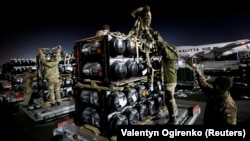Американские противотанковые ракеты Javelin, доставленные в Киев. 10 февраля 2022 года