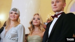 Елизавета Пескова на балу дебютанток 23 октября 2015