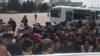 "Хватали людей, пытались запихать в УАЗик без номеров". Силовики жестко разгонали протест в центре Улан-Удэ 