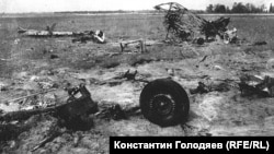 На месте аварии самолета Як-9