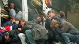 Первые дни сербской осады Сараева. Апрель 1992 года. Фото AFP