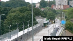 Мост между Нарвой в Эстонии и Ивангородом в России, архив